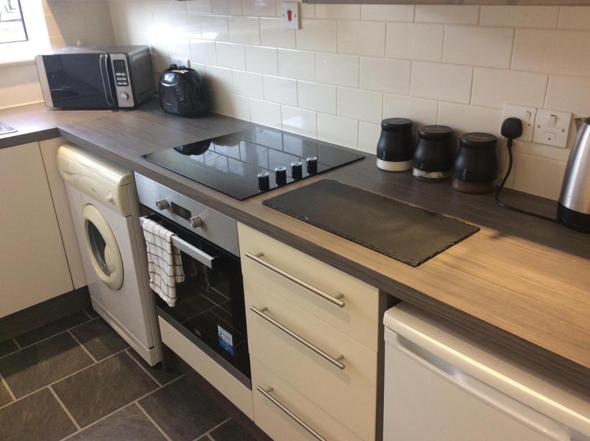 비숍스토포드 Spacious Ground Floor Studio Flat - Easy Access To Stansted Airport, London And Cambridge 아파트 외부 사진