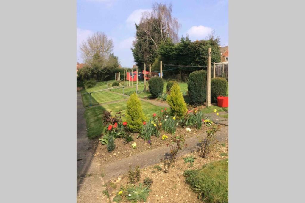 비숍스토포드 Spacious Ground Floor Studio Flat - Easy Access To Stansted Airport, London And Cambridge 아파트 외부 사진