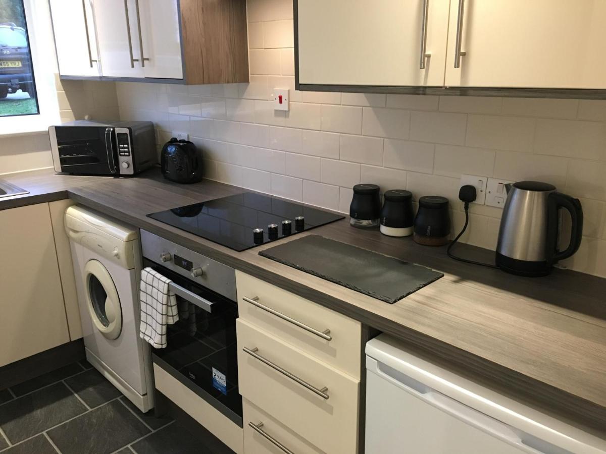 비숍스토포드 Spacious Ground Floor Studio Flat - Easy Access To Stansted Airport, London And Cambridge 아파트 외부 사진