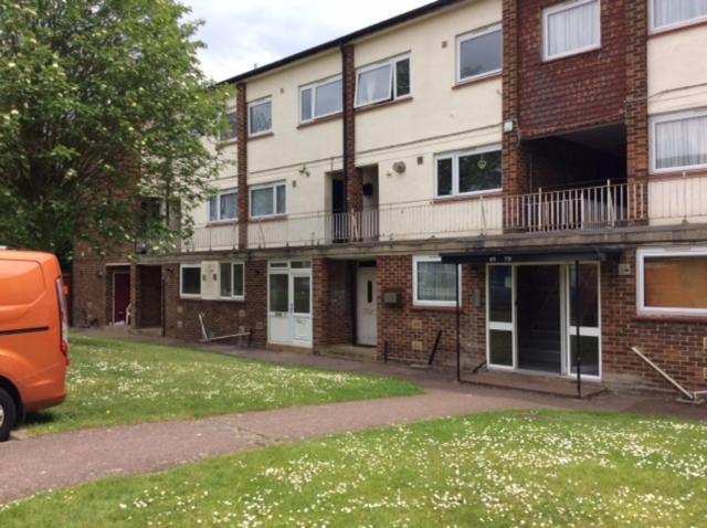 비숍스토포드 Spacious Ground Floor Studio Flat - Easy Access To Stansted Airport, London And Cambridge 아파트 외부 사진